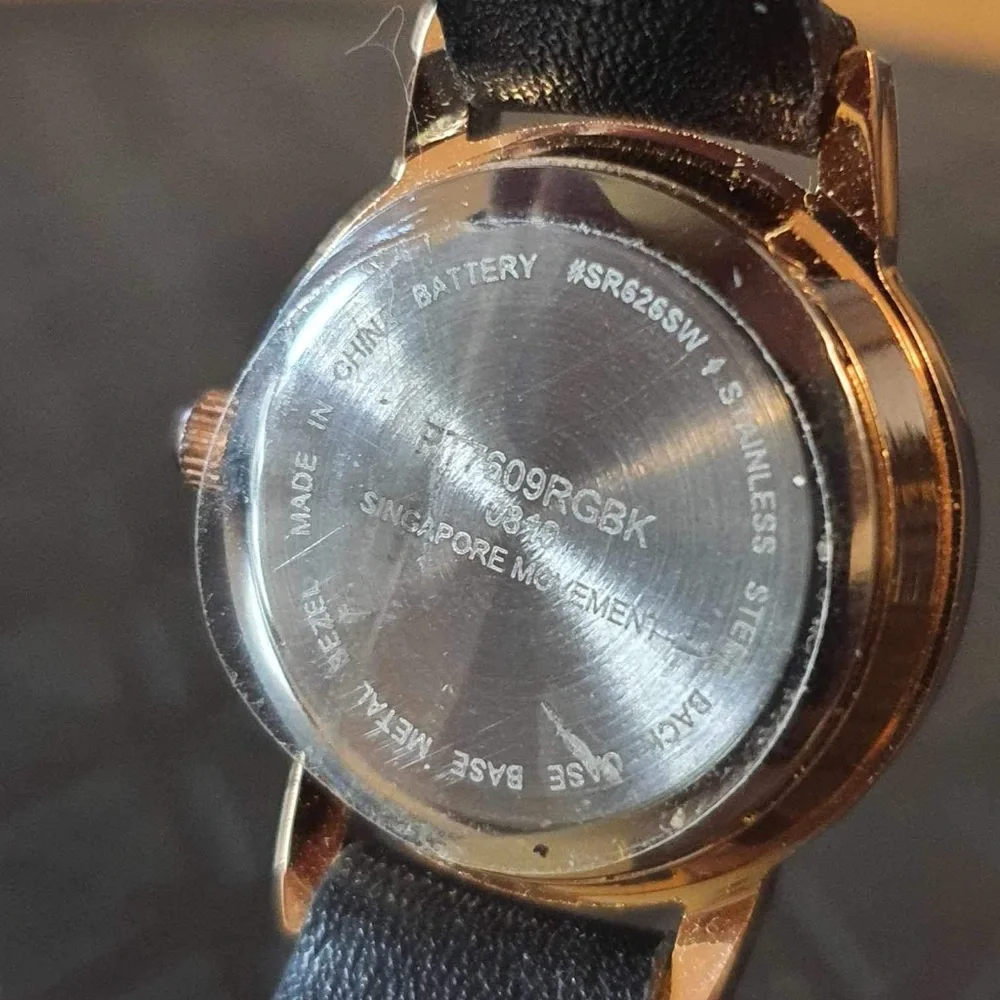 🦋10/$20🦋 Goldtone/Black Diamond Leather Women's Watch